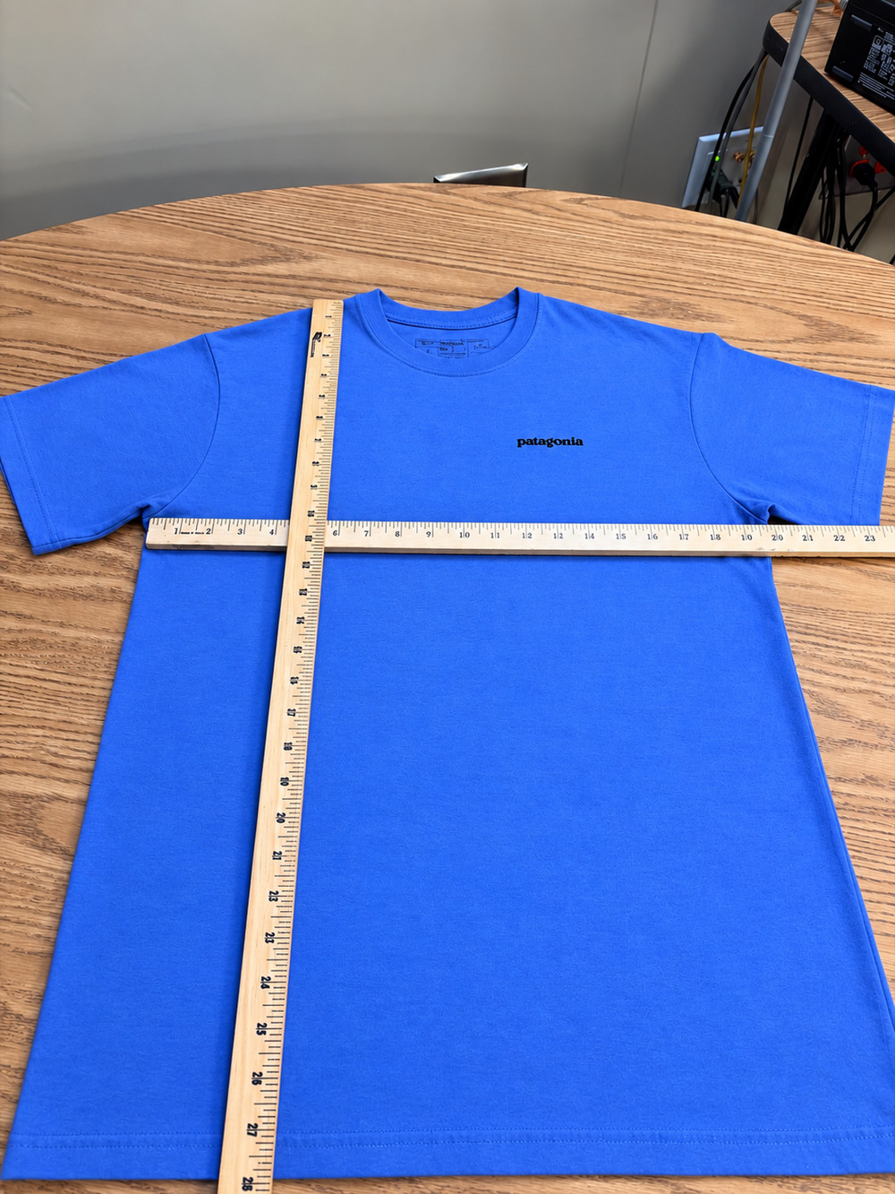Patagonia Men’s Medium T-Shirt Blue Regular Fit Logo Short Sleeve Tee